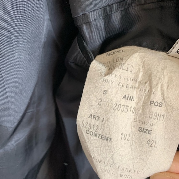 Hugo Boss Vintage Wool blazer. Made is USA. Size 42 L - Picture 6 of 13